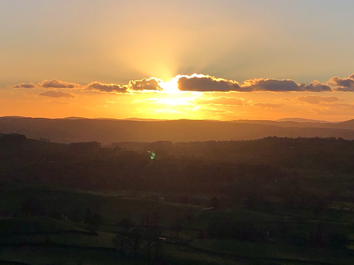 Anna_Jackson42's tweet photo. @NorthernFell Sunset today from The Helm, Kendal. Get well soon. https://t.co/Q2lJbROAax