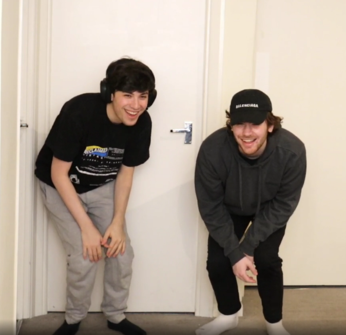 petraphobic's tweet photo. IT'S THEM :) https://t.co/3ffxWcgf2U