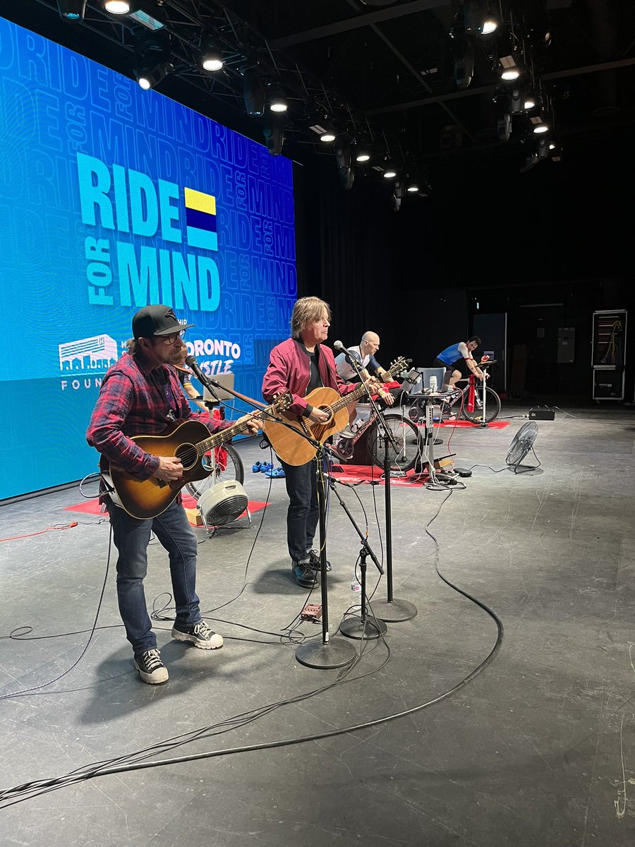 BradMBradford's tweet photo. #RideForMind for @MGHToronto continues here at @historytoronto!
Rolling into the start of our FINAL HOUR in a very special way - a live set from The @stephenstanley Band!
Still time to make a difference: https://t.co/2EtLLBVQZT ๐ช https://t.co/TL0337DzXi