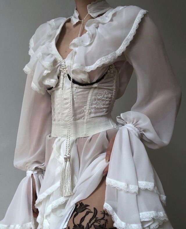 𝔳ê𝔱𝔢𝔪𝔢𝔫𝔱𝔰 𝔢𝔰𝔱𝔥é𝔱𝔦𝔮𝔲𝔢𝔰 ˙⋆✮ (@clothesaesthe) on Twitter photo 