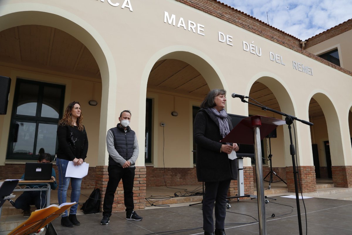 Alcover_Vila's tweet photo. [HOMENATGE]🔊💜#Alcover ha batejat tres carrers amb nom de Dona:
🎶Maria Teresa Llorens, mestra i compositora alcoverenca
✍️Pilarín Bayés, reconeguda dibuixant i ninotaire
 🙌Rosa Parks, activista pels drets civils i polítics

💪Dones que formaran part del patrimoni alcoverenc https://t.co/wiDn8fqwUb