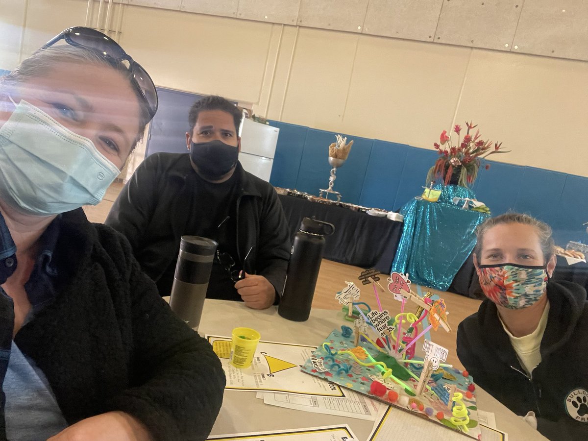 MrsArmenta7's tweet photo. What do educators do on the weekend? #DesignCamp!!!! Great day of design learning and collaboration! Thank you @drchagala and @kalebrashad for bringing the #Joyzistance! @VistaDance @VIDA_Wellness_ https://t.co/HxdbY7OxXY