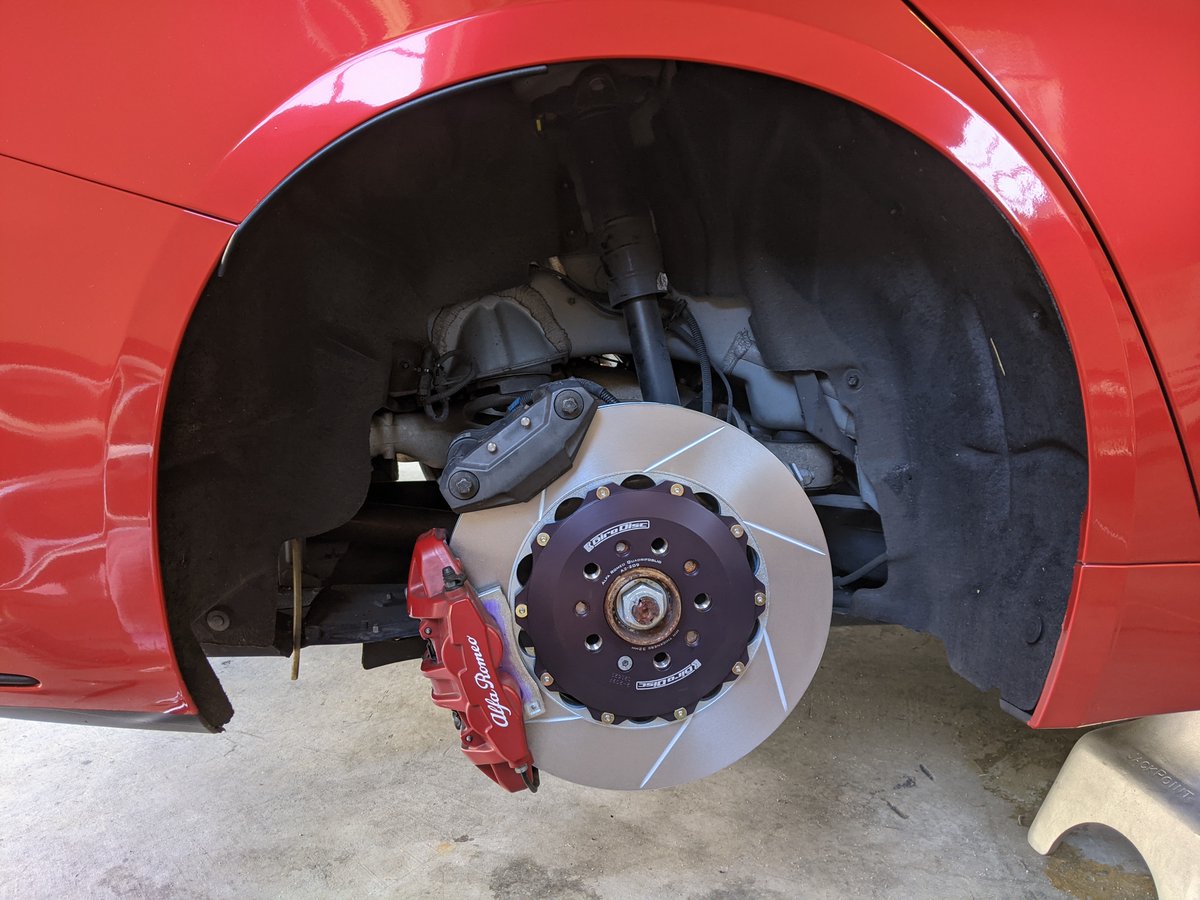 Genyosaii's tweet photo. When I replaced the CCM rotors on my #AlfaRomeo #Giulia QV with #Girodisc iron rotors as well as flushed my brake fluid and replaced with #Castrol #SRF (the best brake fluid I've ever used for truck duty). https://t.co/mudNKGUe7m