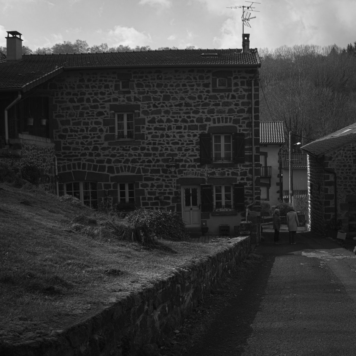PhotoVerschuren's tweet photo. #one_picture_a_day
#project365
#puydedome_photo
#auvergne
#urban
#picture_189

Picture made with a
#Olympus OM-D E-M10MarkII and a
M.Zuiko Digital 14‑42mm F3.5‑5.6 II R

https://t.co/6Z6ap6TMrR https://t.co/Fu6NELJHW5