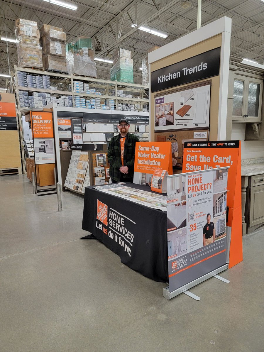 JohnBrayMorris1's tweet image. James driving HVAC, Water Heaters, and APL leads today at 3503. Loving our new banner and Home Services mat…table is lookin clean! 👌@Patrickhd1534 @SarahMonaco091 #PMDWinsWithServices