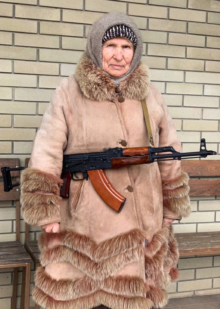 EtendardR's tweet photo. Le peuple ukrainien force le respect.
#Tenir_Debout quand espoir et espérance ne peuvent on plus signifier qu’exode, séparation,désolation et mort relève d’une autre forme de courage.
C’est le #sacrifice_conscient de sa vie pour la survie de quelque chose de plus grand :#Ukraine https://t.co/s5y0iV0i5f