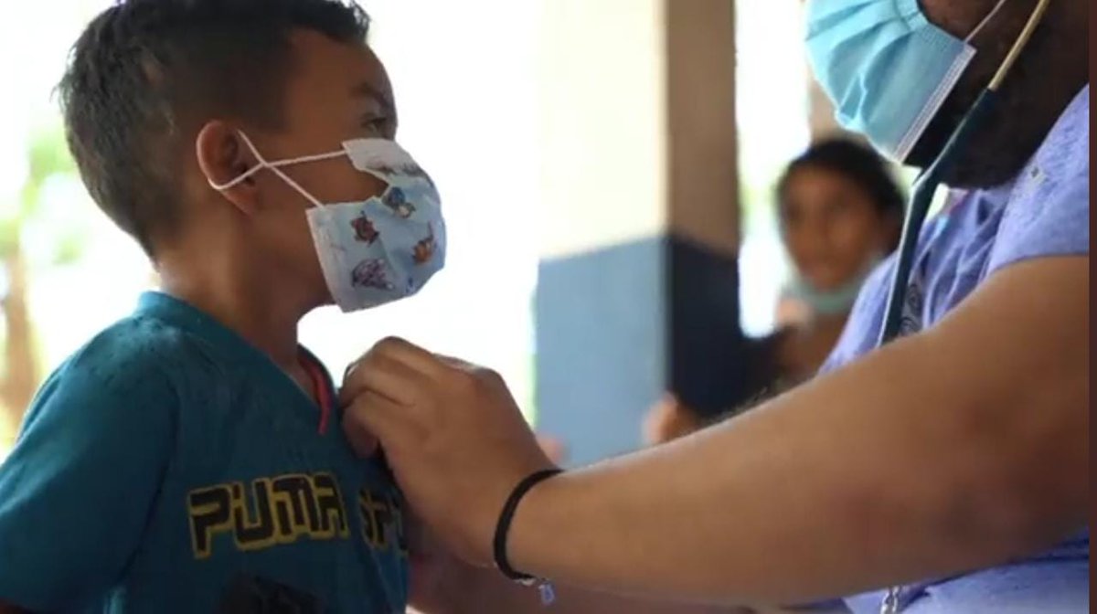 DiarioLaGaceta's tweet photo. #Saludd | Equipos de médicos y enfermeras brindaron asistencia a los niños y niñas. Algunos fueron inmunizados contra el #COVID19. https://t.co/mKw8tXa1Jv