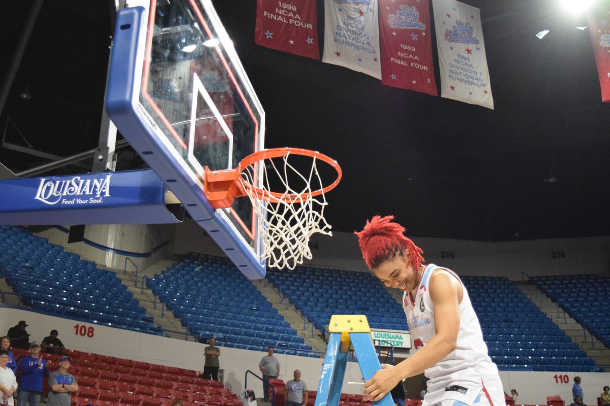 LATechSports's tweet photo. 2022 C-USA WEST DIVISION CHAMPIONS🙌 

#EverLoyalBe https://t.co/cZ366w2mOn