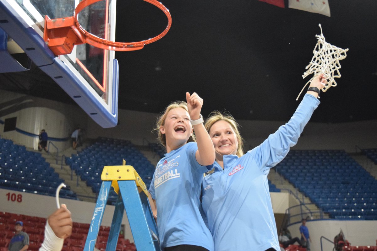 LATechSports's tweet photo. 2022 C-USA WEST DIVISION CHAMPIONS🙌 

#EverLoyalBe https://t.co/cZ366w2mOn