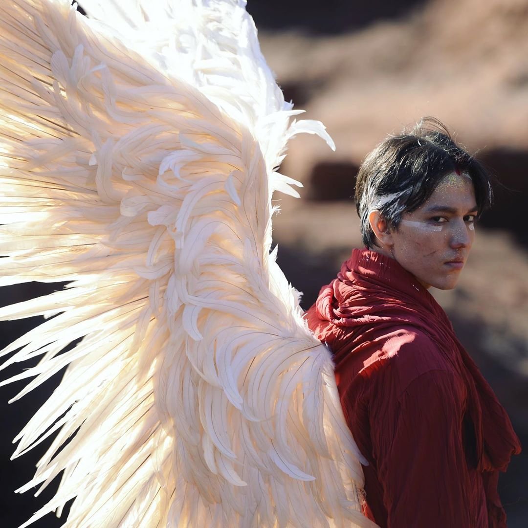 DoraMar87313189's tweet photo. “Music is the divine way to tell beautiful, poetic things to the heart.” ― Pablo Casa

#DimashQudaibergen's songs all of them are so inspiring. Let's stream @dimash_official's #BeWithMe and #FlyAway on Spotify &amp; YouTube.
😍🎧😎💕
Let's share pics of DI wearing red. https://t.co/OUqaMP0uL7