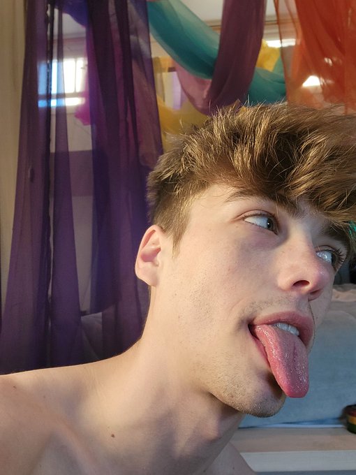 Just got bit by a bug https://t.co/wfIJ5zOo8t