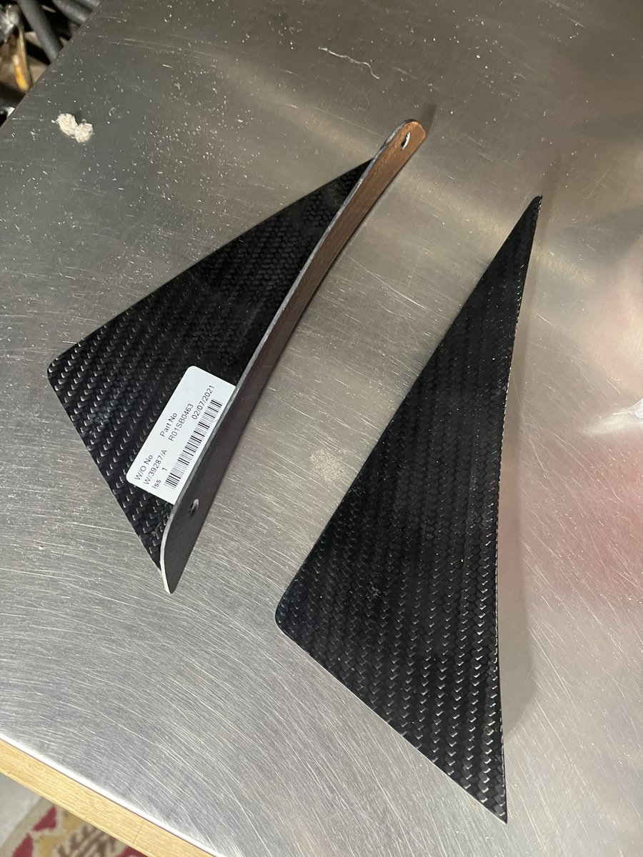 Genyosaii's tweet image. My next #trackprep modification for my #AlfaRomeo #Giulia QV is added downforce.

Nothing crazy. Going with the #GTA rear wing and a set of canards up front.

These canards are actually for my #4C, but also fit the contours of Giulia as you can see.