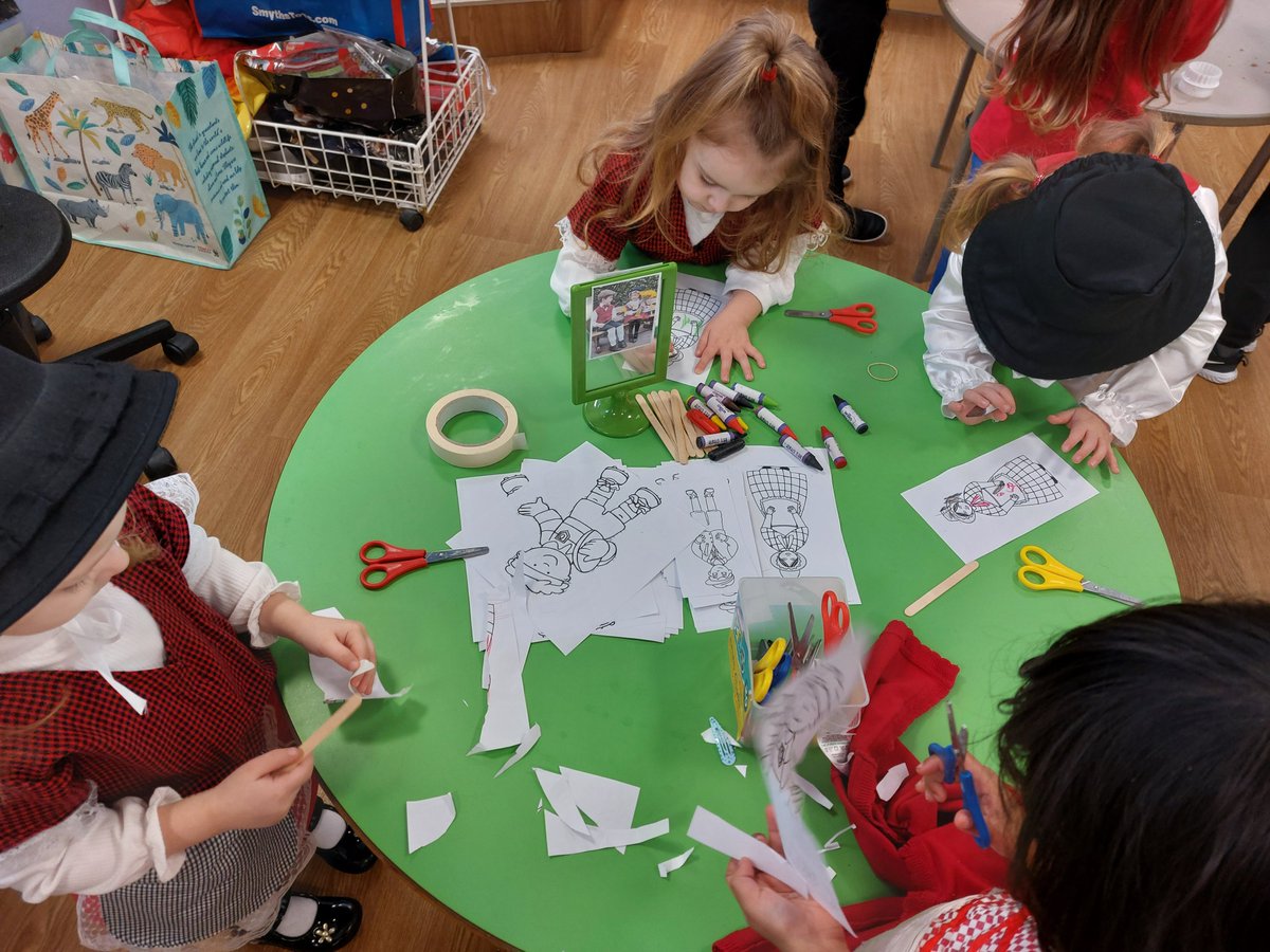 PentrerGraig's tweet photo. Dosbarth Stars - What a fun week we have had in Nursery celebrating Welsh Week and Dydd Gwyl Dewi! Making puppets - cutting, ripping joining. #pgpstars #pgpphysical #pgpcreative https://t.co/Mp74nwK9l7