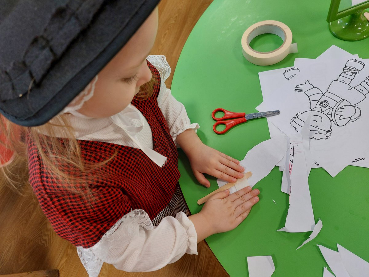 PentrerGraig's tweet photo. Dosbarth Stars - What a fun week we have had in Nursery celebrating Welsh Week and Dydd Gwyl Dewi! Making puppets - cutting, ripping joining. #pgpstars #pgpphysical #pgpcreative https://t.co/Mp74nwK9l7