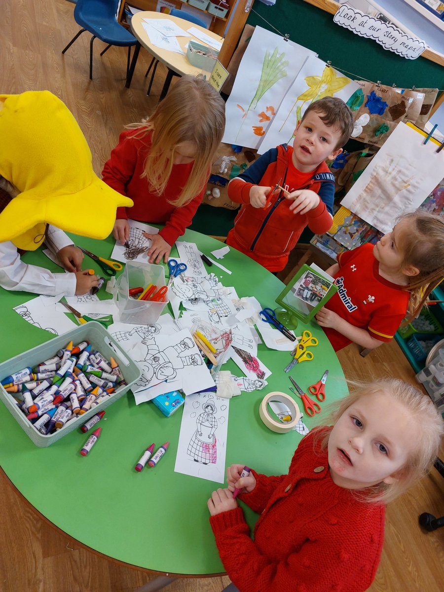 PentrerGraig's tweet photo. Dosbarth Stars - What a fun week we have had in Nursery celebrating Welsh Week and Dydd Gwyl Dewi! Making puppets - cutting, ripping joining. #pgpstars #pgpphysical #pgpcreative https://t.co/Mp74nwK9l7
