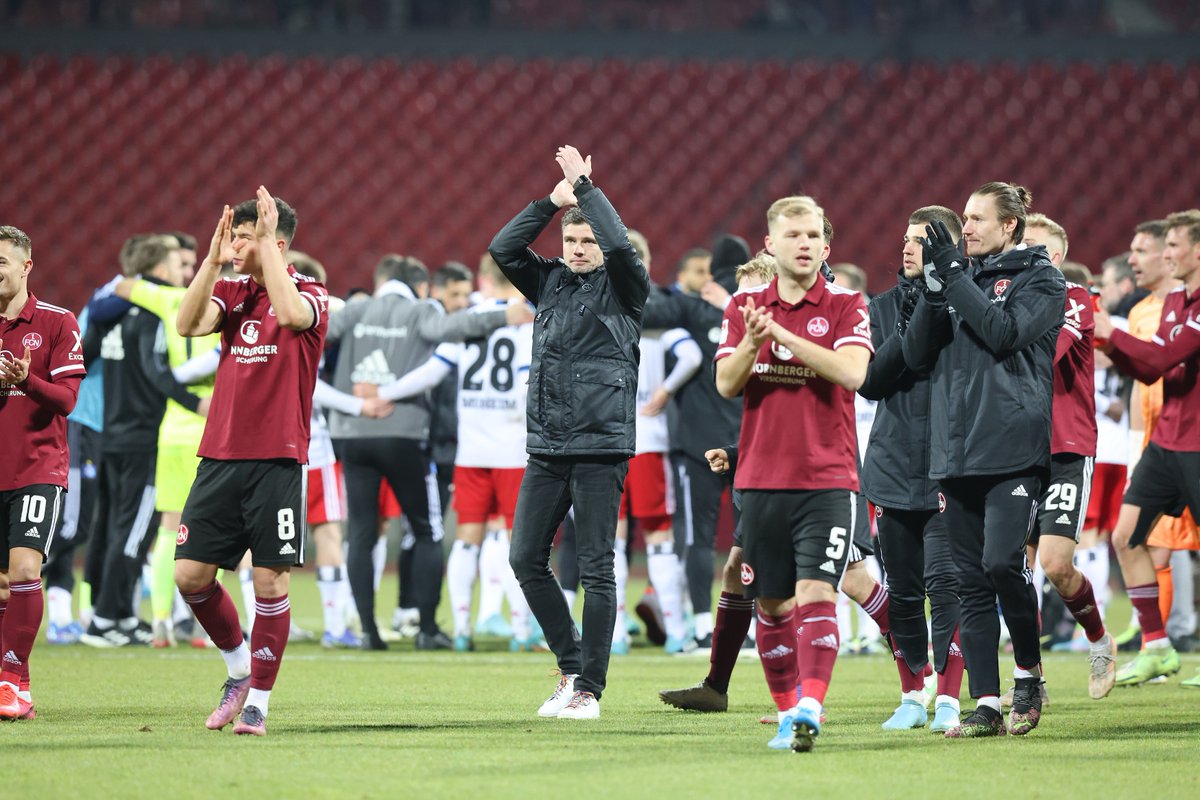 1_fc_nuernberg's tweet photo. Gute Nacht! 

❤🖤🙌👏

#FCNHSV | #fcn | 💙💛 https://t.co/UjjELVhl3z