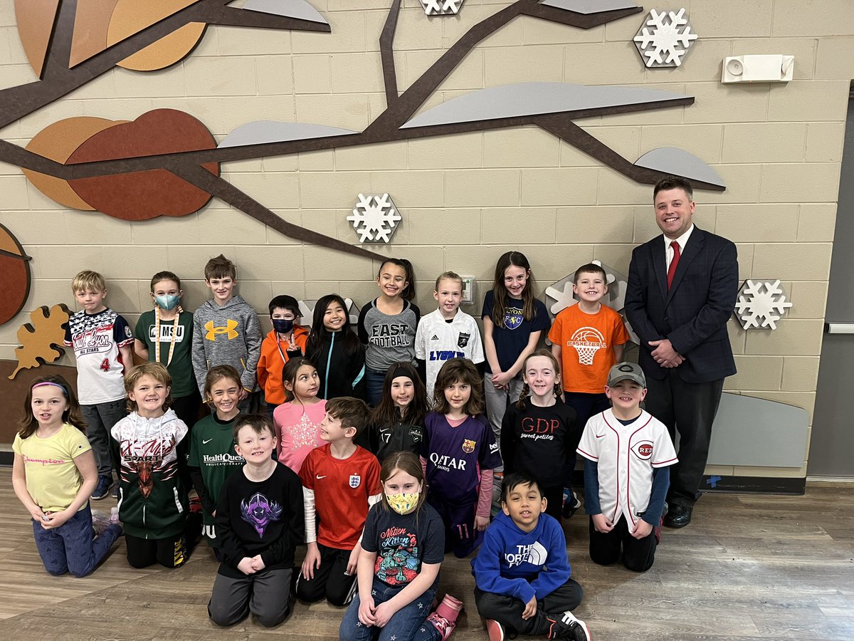SLCSMrsAllen's tweet photo. Thank you Lindsey Jackson for coordinating the Mayor visits to the second grade classes in the district!  The kids loved it!!  @SLCSpearson https://t.co/dXImYWW6MW
