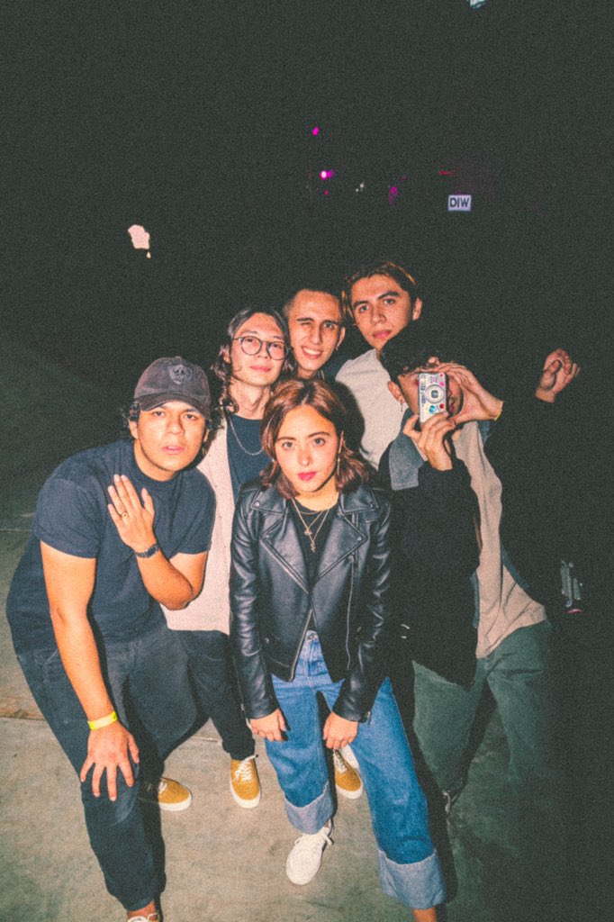 MundoIndieMx's tweet photo. 💫@yellowdudess desde House of Vans. https://t.co/WWzAX451YD