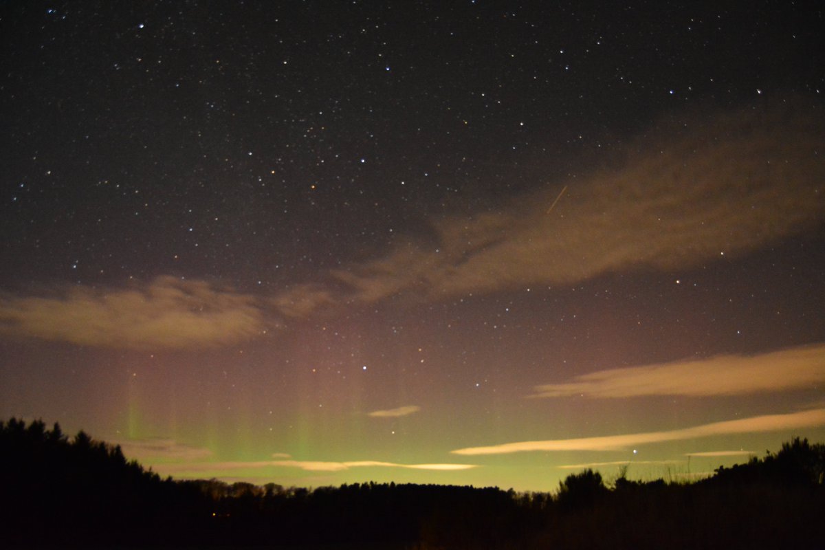 Met Office (@metoffice) on Twitter photo Have you ever seen the #NorthernLights?
Some people in Scotland have been treated to the spectacle tonight #AuroraBorealis 
📸 <a href="/mtnsofscotland/">Andy Lawson</a> and <a href="/TheRealPhilGray/">Phil Gray</a> both in Aberdeenshire, and <a href="/corinne_mills/">Haud yer wheesht! 💙</a> in Fife Have you ever seen the #NorthernLights?
Some people in Scotland have been treated to the spectacle tonight #AuroraBorealis 
📸 <a href="/mtnsofscotland/">Andy Lawson</a> and <a href="/TheRealPhilGray/">Phil Gray</a> both in Aberdeenshire, and <a href="/corinne_mills/">Haud yer wheesht! 💙</a> in Fife