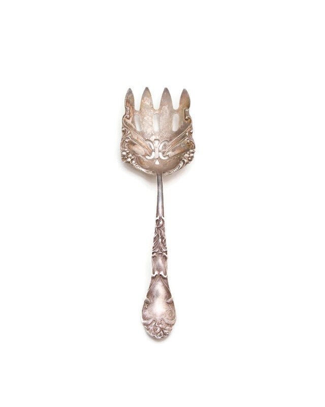 vintagegalleria's tweet image. Antique Sterling Silver Pierced Serving Fork Pat 1902 Hallmarked Art Nouveau Lily Pattern Gold Wash Bowl etsy.me/3CetK40 SHOP LINK IN BIO #antiquesterling #sterlingsilverfork #piercedservingfork #lilypattern #goldwashbowl #antiquesilverservingfork #etsy