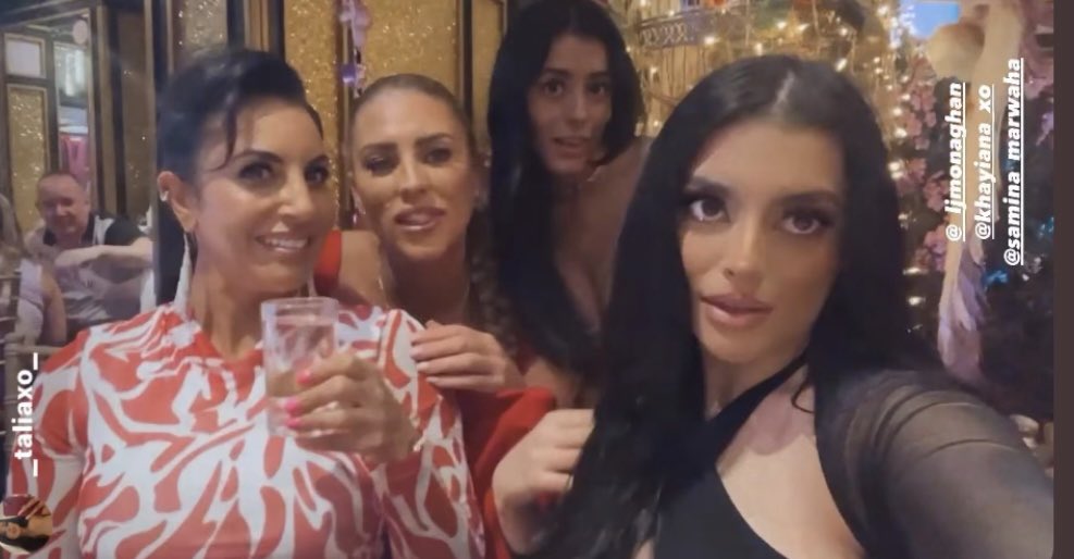 samina_monaghan's tweet photo. Nothing Beats a Good Hen Dooo ๐๐ฐ๐๐ฅ๐พ๐ฅ๐ซ
#TheMonaghanGirls #HenNight #GirlieFun #TheMaddness
#Loveit ๐ #Glasgow ๐ด๓ ง๓ ข๓ ณ๓ ฃ๓ ด๓ ฟโค๏ธ๐ด๓ ง๓ ข๓ ณ๓ ฃ๓ ด๓ ฟ๐ซ @TALIAMARWAHA @khayianamaria @lorrainehadjni โค๏ธโค๏ธโค๏ธ๐ซ https://t.co/uVFNLw4yoU