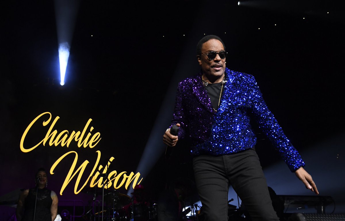 CharlieWilson's tweet photo. Boston and Cleveland you were FANTASTIC! See you tonight Chicago and Detroit tomorrow! 🕺🏿🎶🎤 #NoStoppinUs #TheCultureTour 📸: Brian Babineau @tdgarden https://t.co/Bw6oyKFv2B https://t.co/qOTroxuRbT