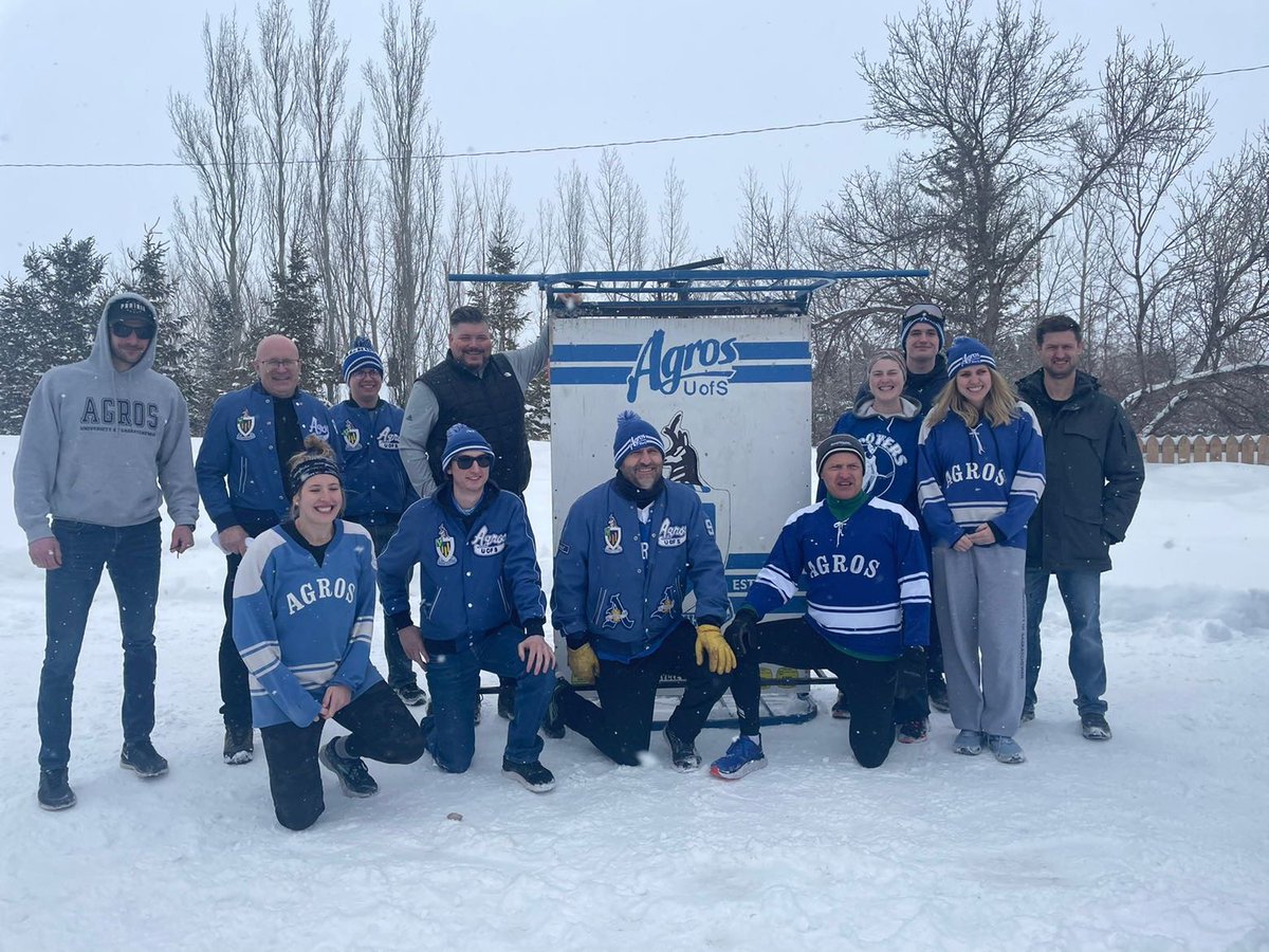 Great crew of alumni came with us for lunch!