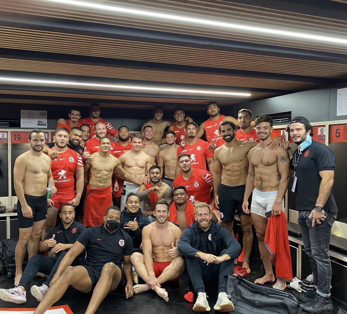Rugbyhot_'s tweet photo. Romain Ntamack big bulge.                            #bulge #rugby #bulges https://t.co/WtfMI4xAq7