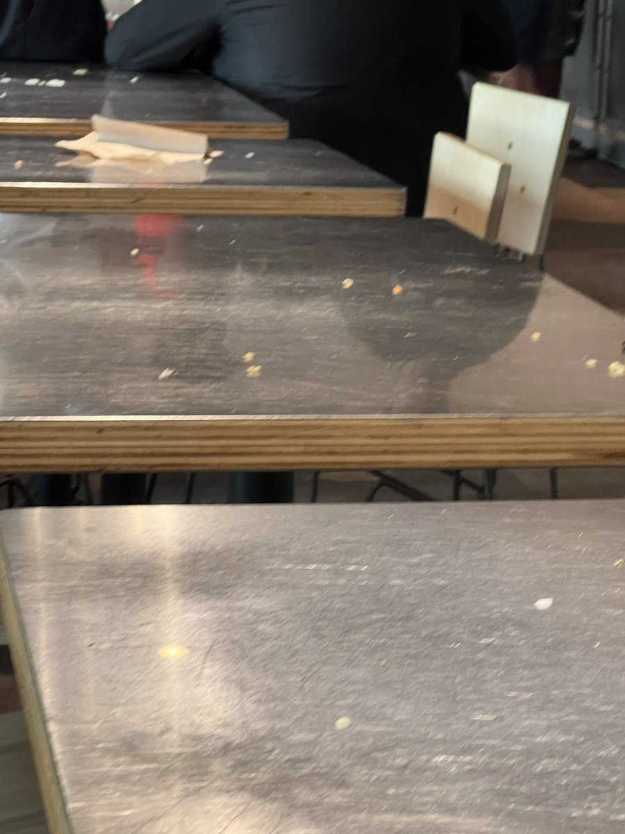 chuggy18's tweet photo. Shoutout to @ChipotleTweets Boynton Beach no ice on the soda machine and tables all filthy. 👀🤦🏽‍♂️ https://t.co/eZVqrbB0eu