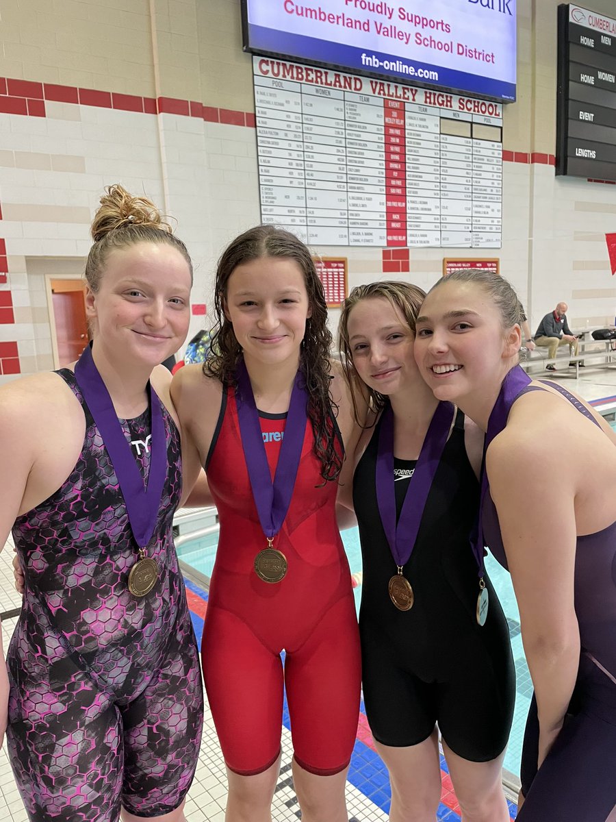 Congrats to our medal winners for day 2 of Districts!!🏅🥳 Sam Nelson in the 500 free: 6th, Hannah Brainard in the 100 free: 2nd and the girls 400 free relay: 7th. Congratulations to everyone for a weekend full of fast swims!!💪🏊‍♀️