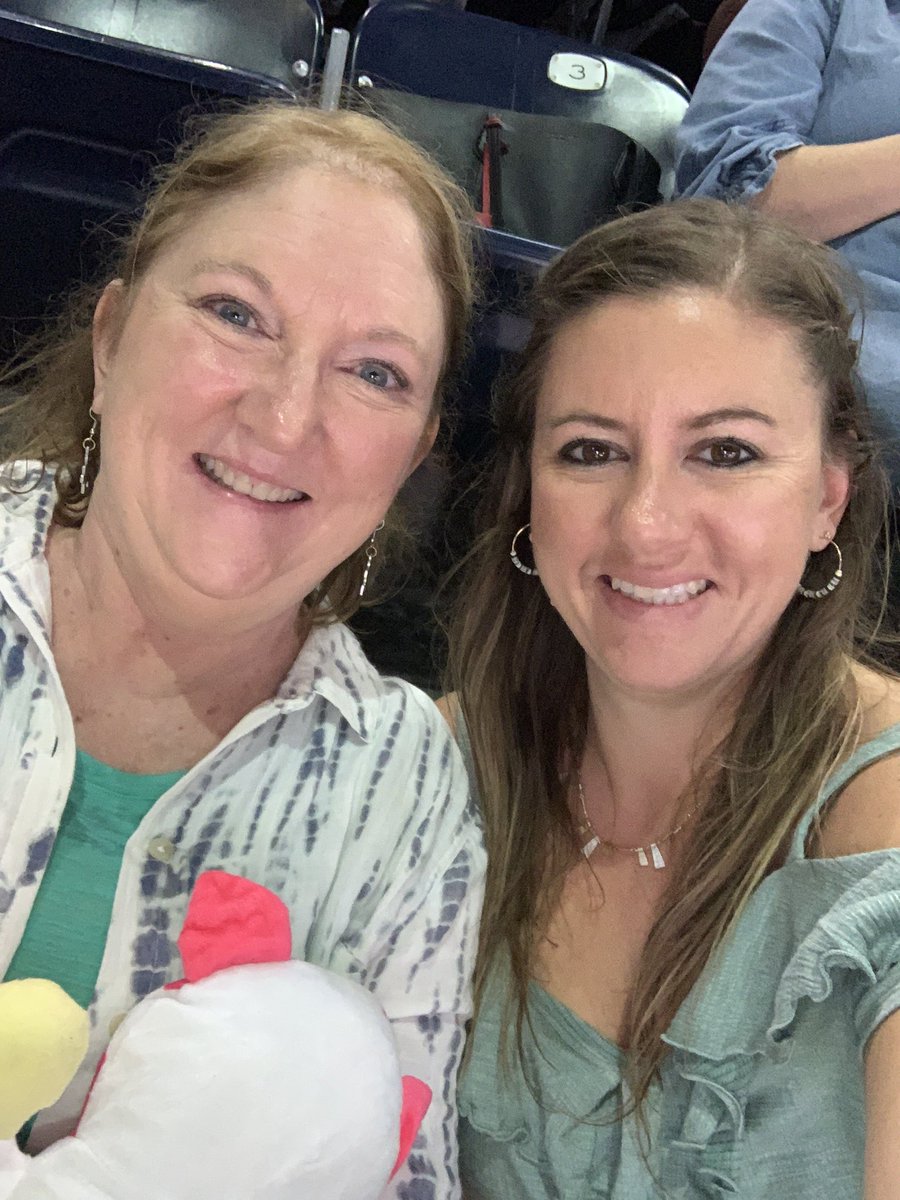 MrsStapletonMJE's tweet photo. #RODEOHOUSTON https://t.co/wr0wq8RhF1