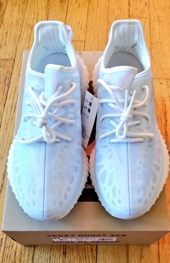 GreyRoseTrades's tweet photo. #MailCall #Yeezy350 #MonoIce ๐ฅ https://t.co/rEh7W4pXfI