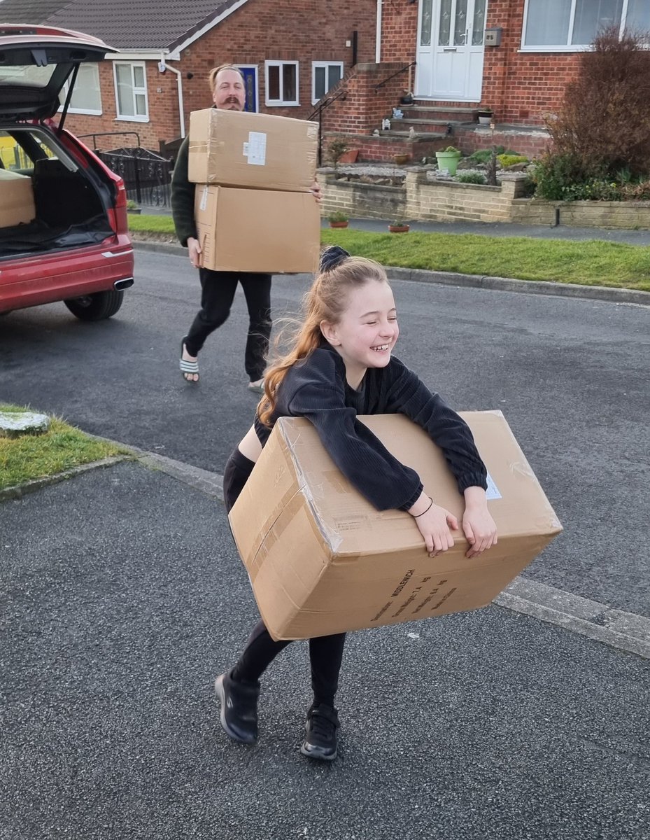 **Update**

I have the troops helping! New storage location as we have over 100 sleeping bags &amp; more scheduled for delivery.

Over £1300 raised!Thank you!!

PayPal:Gracewaddington87@hotmail.co.uk

Clean,warm,comforting for Ukrainians who have been forced to leave their homes🇺🇦