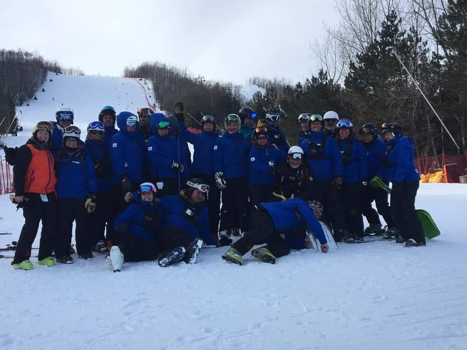 CraigleithSki's tweet photo. Thank you to Craigleith's incredible Coyotes for another fantastic Club Championships! @craigleithskiclub
#craigleithalpineprograms
#craigleithskiclub
#toppeakcraigleith2022
#lovewinter
#craigleithcoyotes
#lightuplittlejohn
#mackenzietoppeakcontest https://t.co/ImbaxzYq4Q