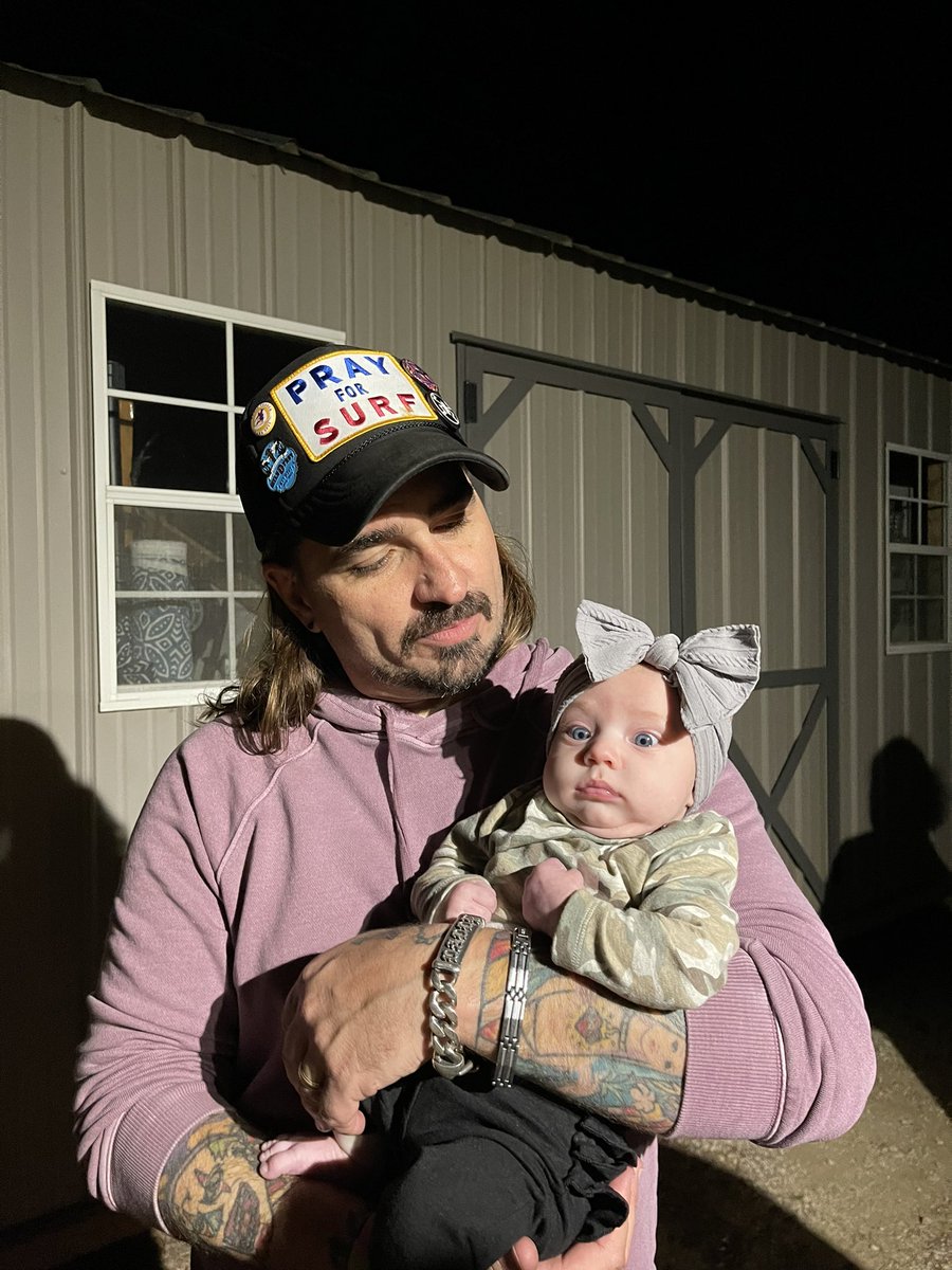 Ben_L3's tweet photo. Cody Canada, @departed_music, asked to take a picture with Charlie. Top notch in my book 😎 Even though baby girl wasn’t so sure about it lol. https://t.co/fbB69VHRIH