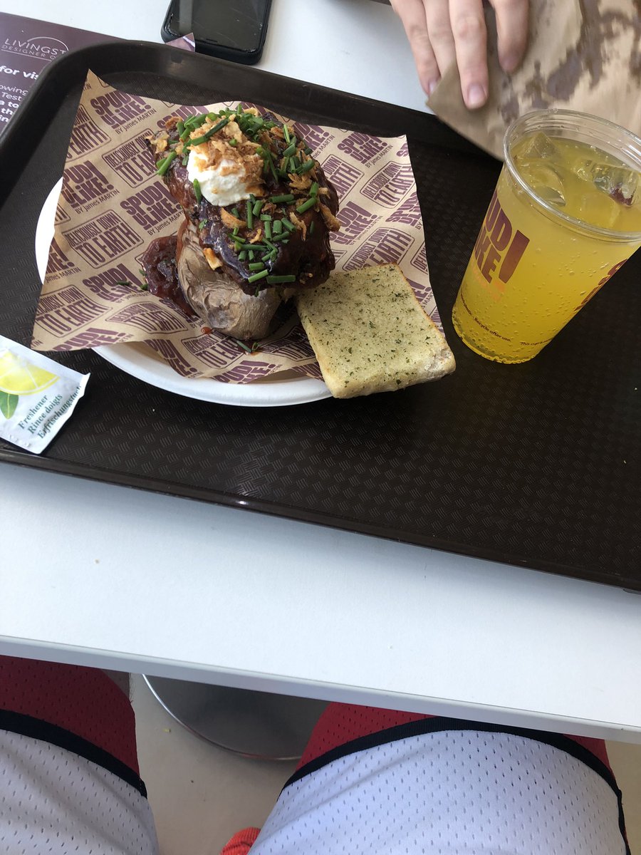 bigjace12's tweet photo. @jamesmartinchef absolute game changer on baked potatoes I changed my order multiple times before I got served- and went with my gut instinct with the rib. Will defo visit again but would like @SULJamesMartin in Glasgow 🤞 #gamechanger #scoffed https://t.co/scSypNpFpD