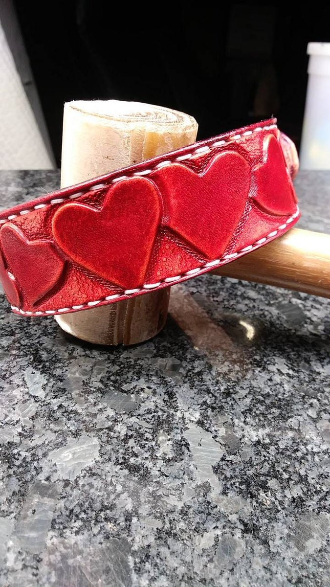 chestnutcrochet's tweet photo. Sharing for Lawrence Carter on Etsy
Really love this, from the Etsy shop AcrossLeather. https://t.co/lDQCFyvtvn #etsy #leatherdogcollar #redheartscollar #customheartscollar #mediumcollar #dogcollar #petcollar #artisancollar #handmadecollar #handtooledcollar https://t.co/iKzupmBdJl