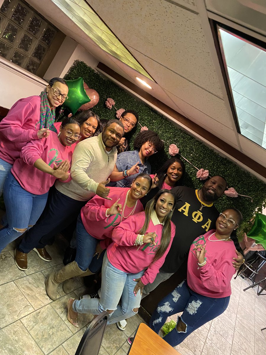 CSearles827's tweet photo. #AKAWEEKEND #20AKAversary https://t.co/KOVKrQHQZp