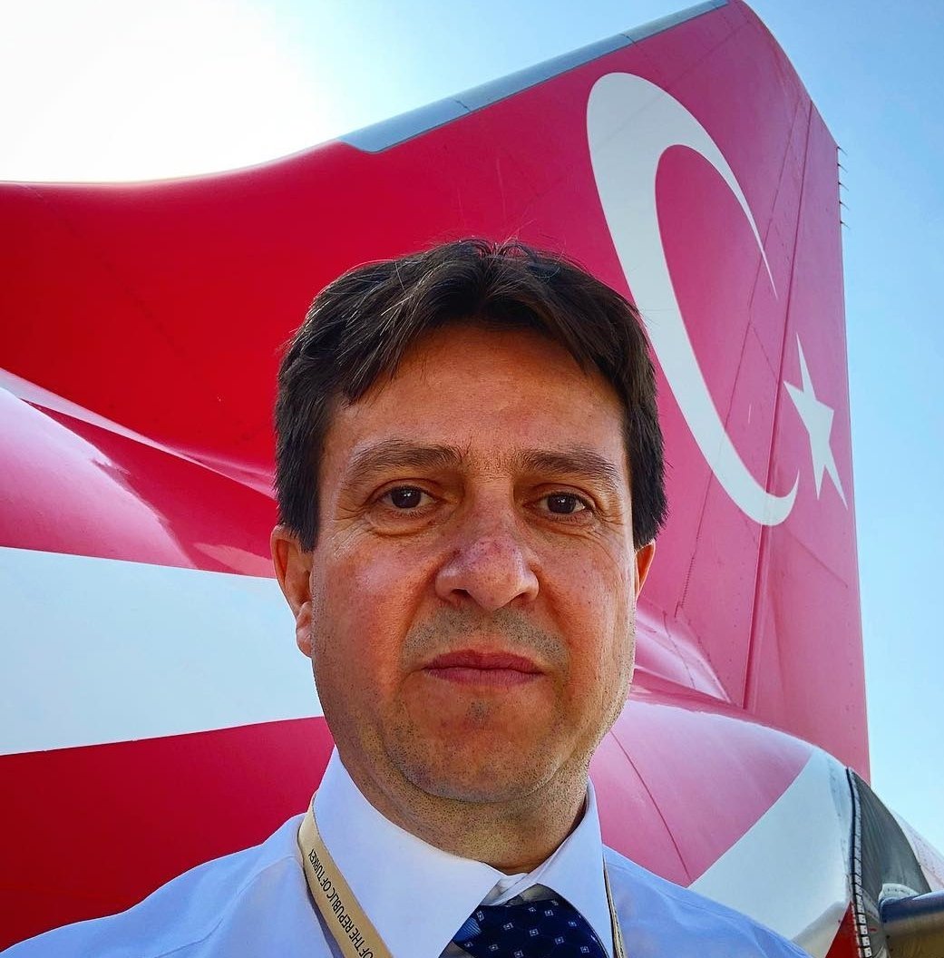 Mekanın cennet olsun güzel insan .. Başımız sağolsun... 
#batuhanyasar