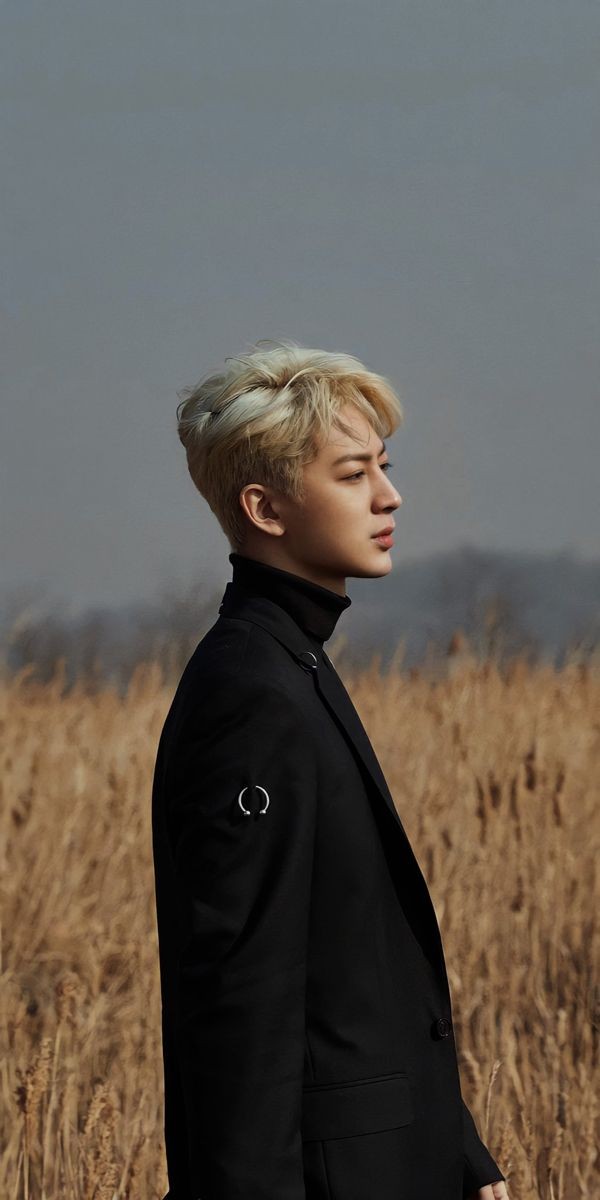 cherrynivea's tweet photo. Blonde yunhyeong really hits different. https://t.co/UhmzUmXL1E