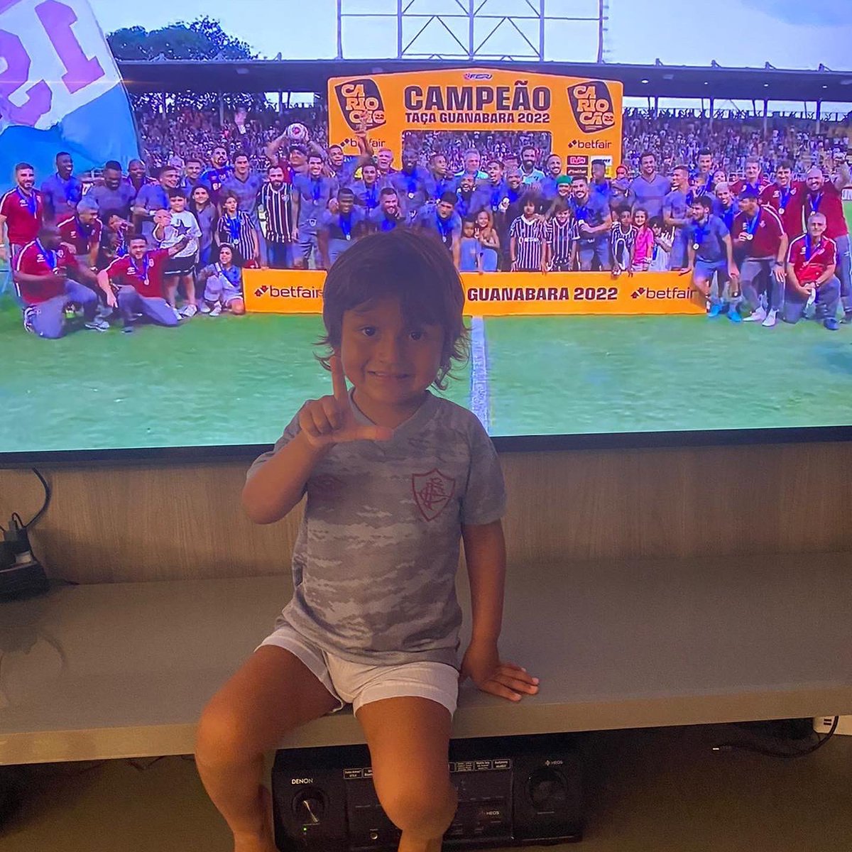 Germancanoofi's tweet photo. Campeão taça Guanabara Faz o L ai gente vamos que vamos  #L🇭🇺♥️🏆 https://t.co/L6o59QPKEw