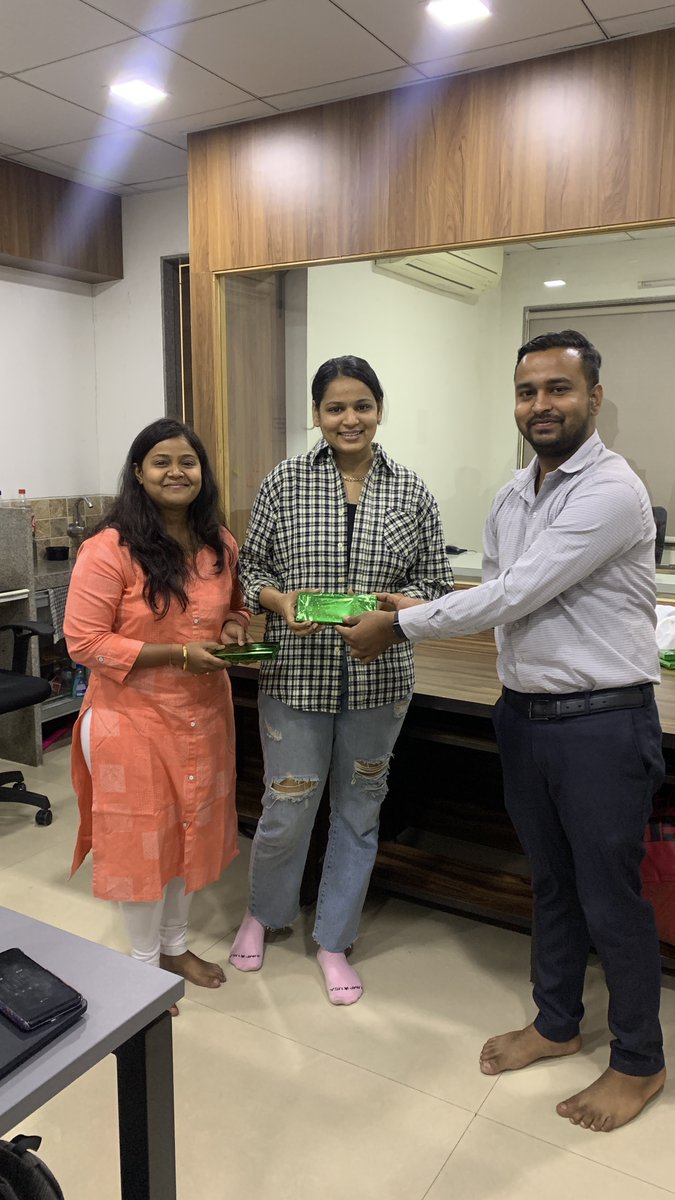 dechcept's tweet photo. We congratulate our team members for their outstanding presentations on learning day.

#digitalagency #teamcelebrations #team #presentations #learnings #branding #marketing #agencylife #teamwork #Dechcept https://t.co/ddA0EJ3gMB