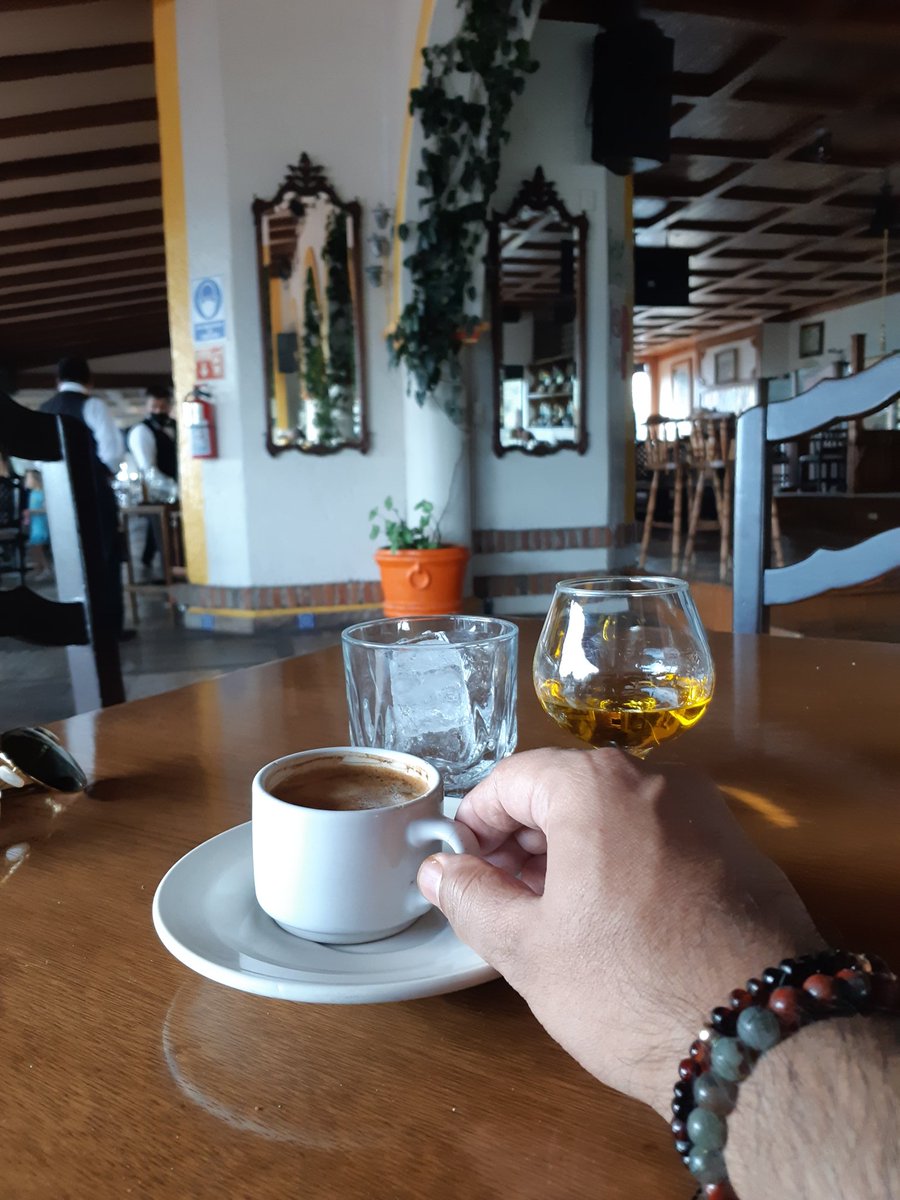 HugoSM_Mx's tweet photo. Un café..✒☀️
#csfe #BuenasTardes https://t.co/wTuedNK2ZY
