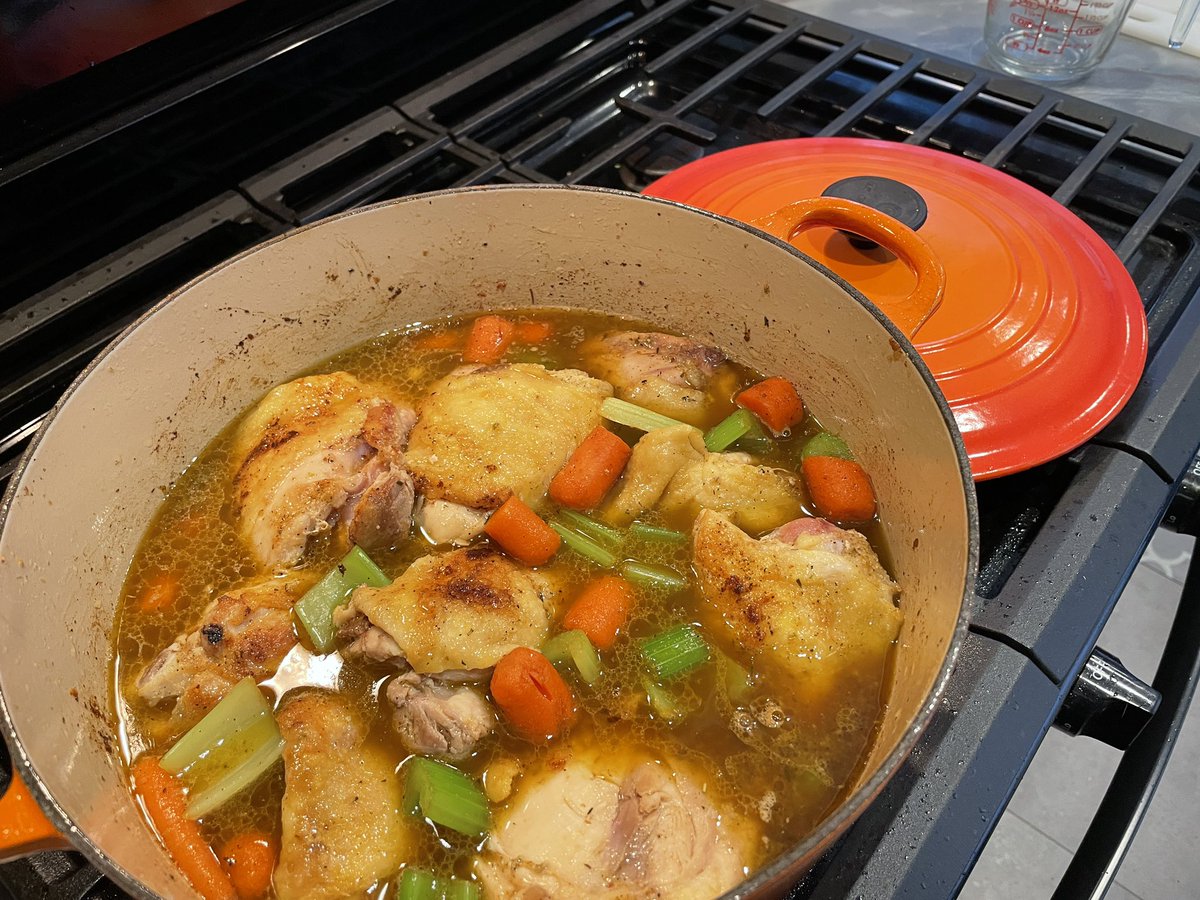 truckmechtips's tweet photo. Braised chicken going in the oven, see you in a couple of hours. #dinner #dutchoven #braisedchicken https://t.co/SjfEecc8O5