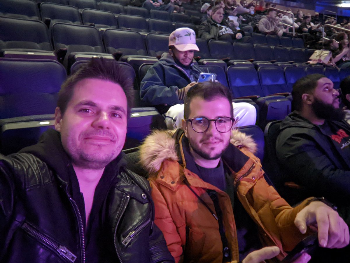 tReW90's tweet photo. WrestleMania #WWEMSG https://t.co/bJBk4aNgEN