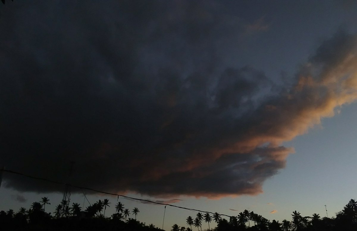 WeatherRD's tweet photo. En días nublado los atardeceres son malos.. (Archivos). #ComparteTuAtardecer. #theplotohour #sunsetphotography #sunset #plotography https://t.co/2saeDzexHE