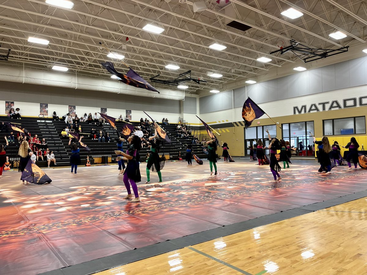 MissAWorldHist's tweet photo. Great job Winter Guard!!! #QueensOfTheThrone #RamFam #RamPride @jmramband https://t.co/uxx1d0us3s