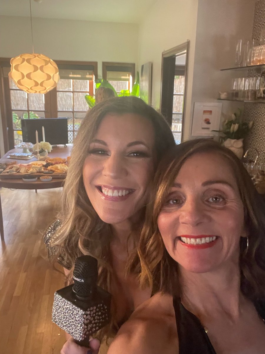 rachelfulginiti's tweet photo. The Hostesses w the Mostesses! @hillatious you throw a hell of a party and @suzanneefreeman your live pre- show was magic, as always! #Audies2022 #LAWatchParty #Narrators #OutoftheBooth https://t.co/G1v4IMmDhL
