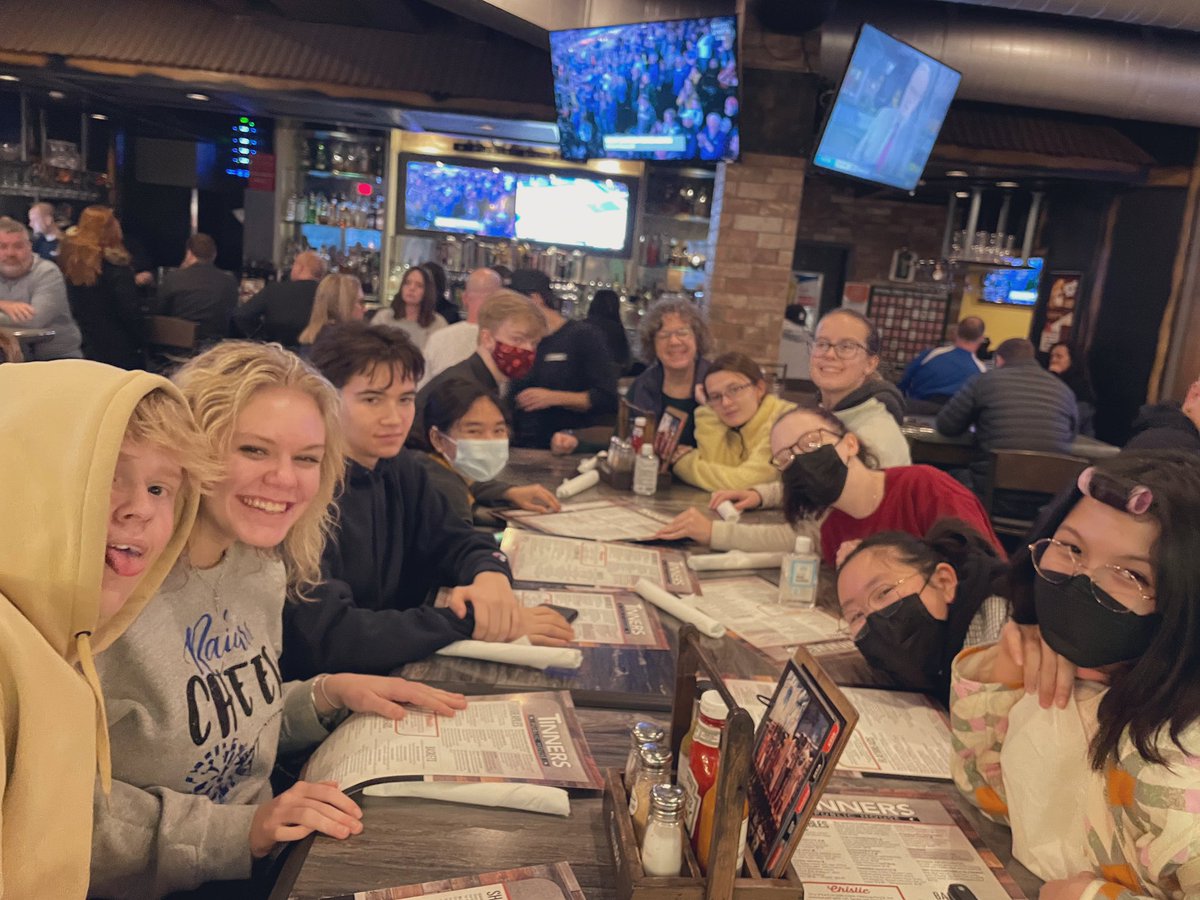 rcstevensdb8's tweet photo. Team dinner after State Debate! 🥳😊 https://t.co/vCXeW5uOYX