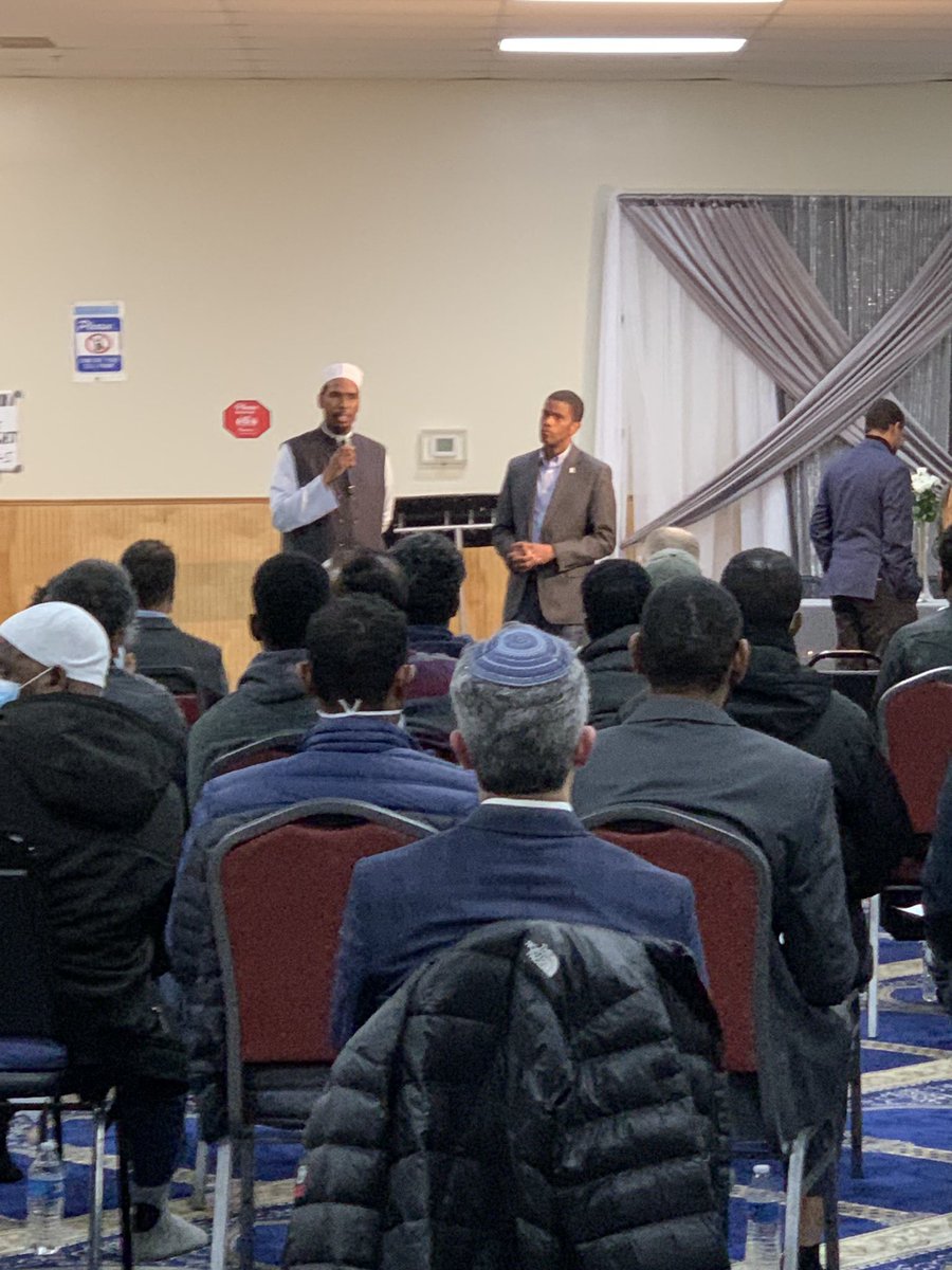 mauramcc2's tweet photo. So happy to be standing in solidarity with our Muslim neighbors, Mayor Carter, and ISAIAH leaders at the Masjid Al-Ihsan Mosque in St Paul. We all need to be safe - no matter what we look like or how we pray @MayorCarter #ISAIAHMN #greaterthanfear #FIMN https://t.co/kqE8vpou62